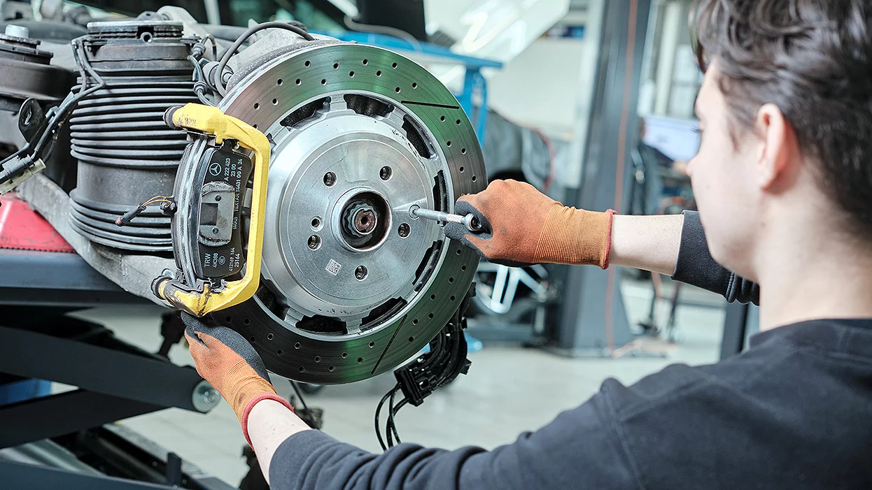 Automobil-Mechatroniker:in EFZ Fachrichtung Personenwagen