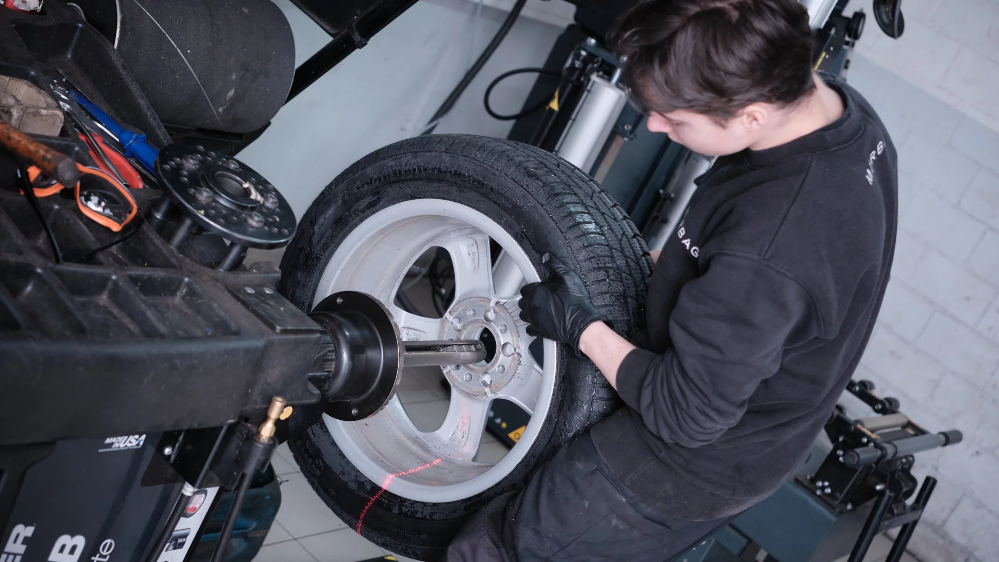 Assistants en maintenance d’automobiles AFP Assistants en maintenance d’automobiles AFP