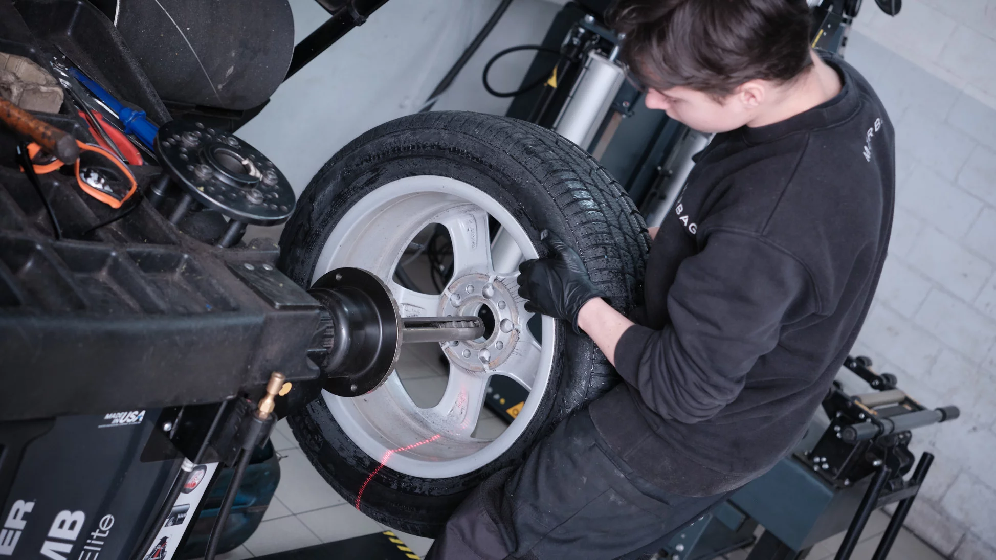 Assistente di manutenzione per automobili CFP Assistente di manutenzione per automobili CFP