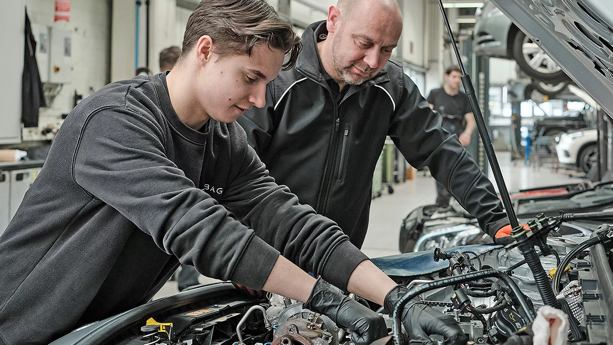 Automobil-Fachmann / Automobil-Fachfrau EFZ Fachrichtung Nutzfahrzeuge